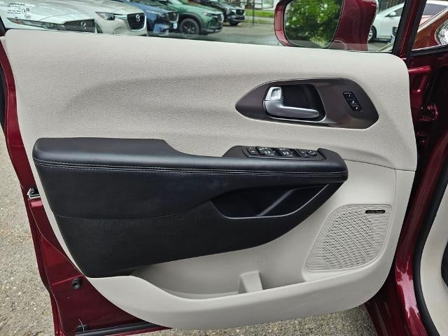 2018 Chrysler Pacifica Limited FWD