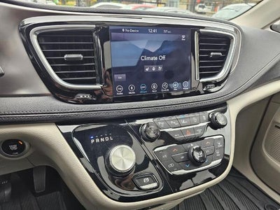2018 Chrysler Pacifica Limited FWD