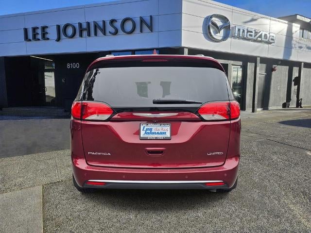 2018 Chrysler Pacifica Limited FWD