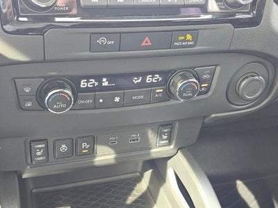 2024 Nissan Frontier Crew Cab 4x4 SV