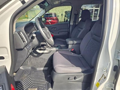 2024 Nissan Frontier Crew Cab 4x4 SV