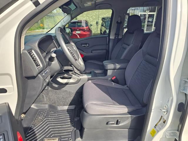 2024 Nissan Frontier Crew Cab 4x4 SV