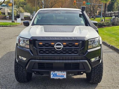 2024 Nissan Frontier Crew Cab 4x4 SV