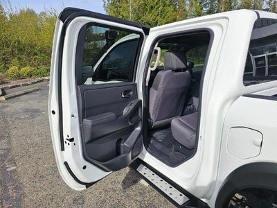2024 Nissan Frontier Crew Cab 4x4 SV