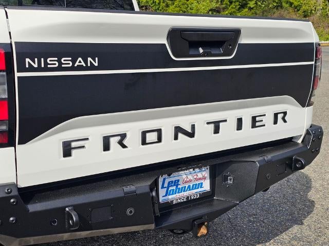 2024 Nissan Frontier Crew Cab 4x4 SV