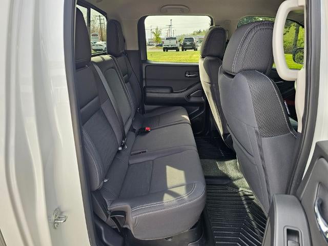2024 Nissan Frontier Crew Cab 4x4 SV