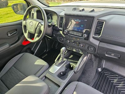 2024 Nissan Frontier Crew Cab 4x4 SV