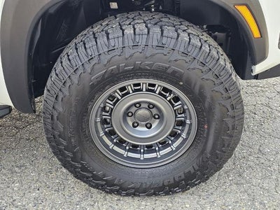 2024 Nissan Frontier Crew Cab 4x4 SV