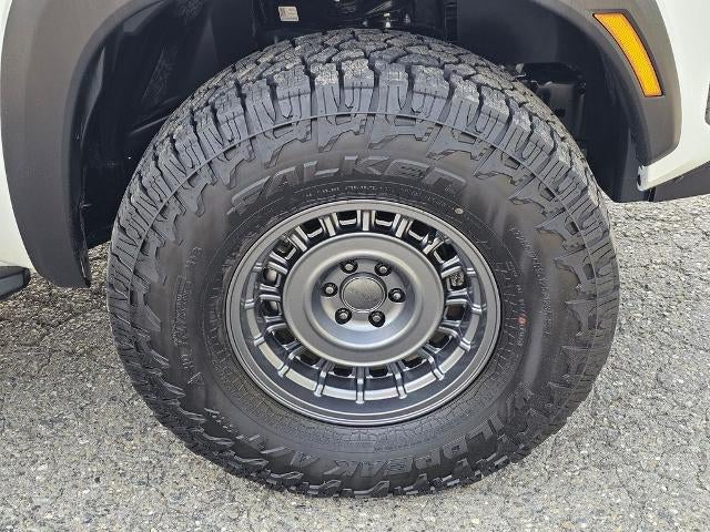 2024 Nissan Frontier Crew Cab 4x4 SV