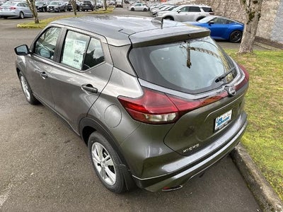 2024 Nissan Kicks S FWD
